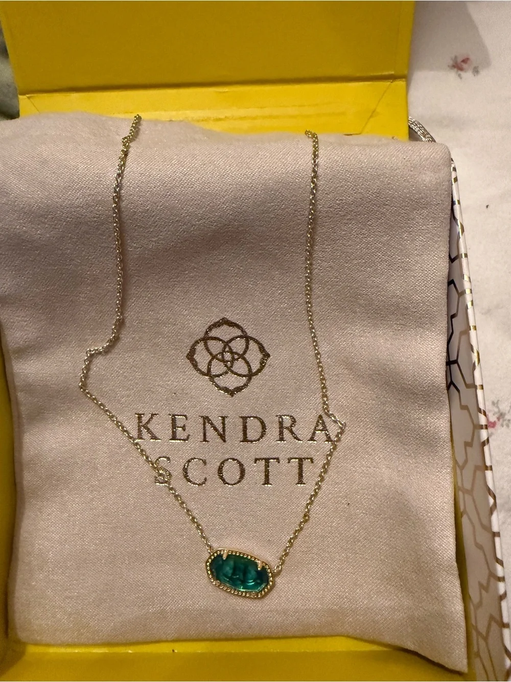 Kendra Scott Neutral Beige Jewelry Pouch with Gold Logo - Picture 3 of 5